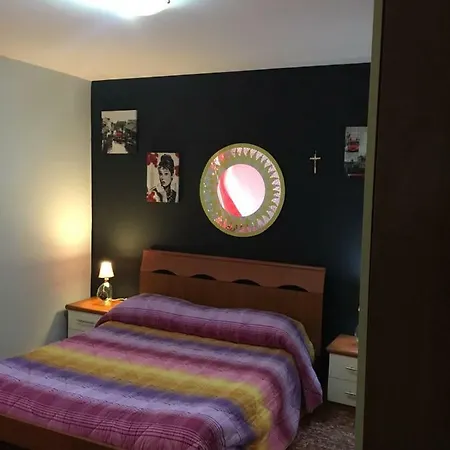 Four X Apartment *